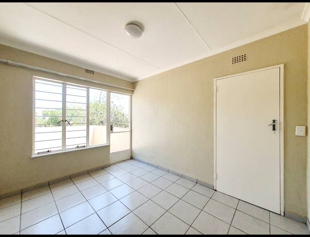 3 BEDROOM TOWNHOUSE RENTED IN HALFWAY GARDENS